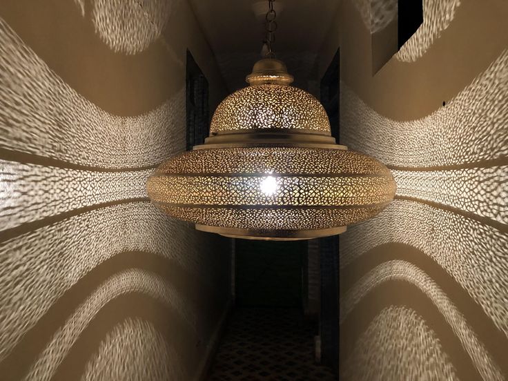 Stunning Black Chandelier Lights to Transform Your Modern Home Decor