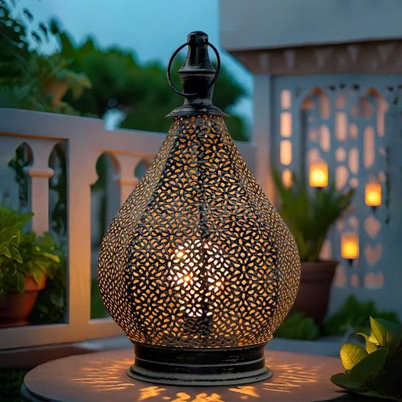 How to Choose the Perfect Black Crystal Chandelier for Elegant Dining Rooms