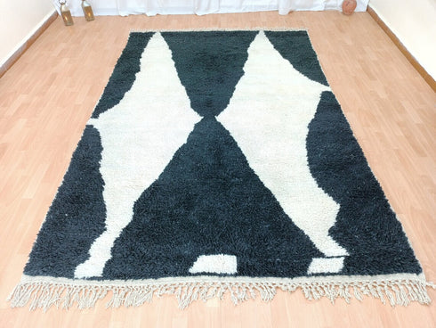 Handmade Beniourain Wool Rug – Timeless Black & White Moroccan Elegance