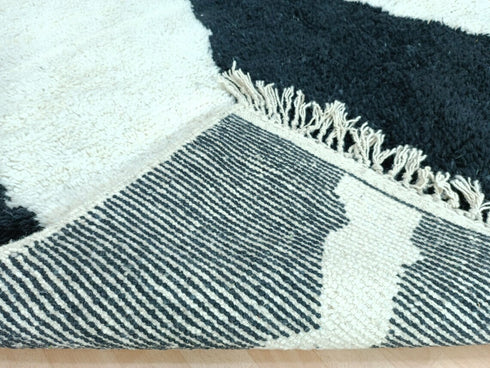Handmade Beniourain Wool Rug – Timeless Black & White Moroccan Elegance