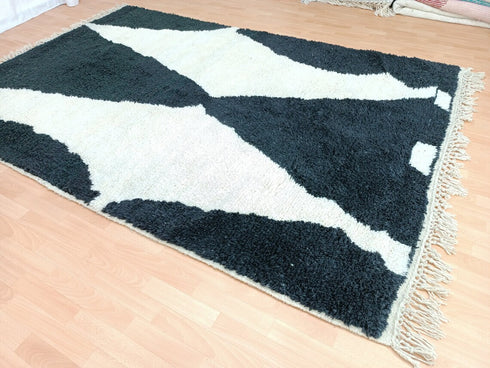 Handmade Beniourain Wool Rug – Timeless Black & White Moroccan Elegance
