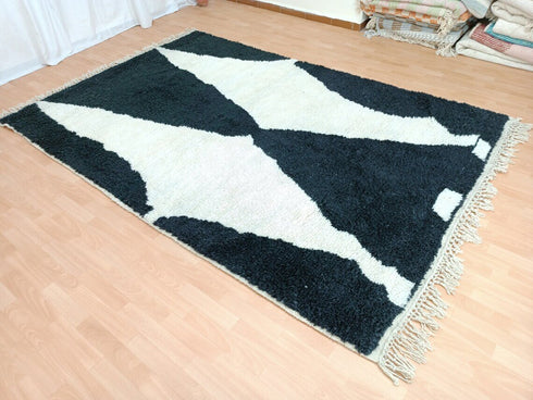 Handmade Beniourain Wool Rug – Timeless Black & White Moroccan Elegance