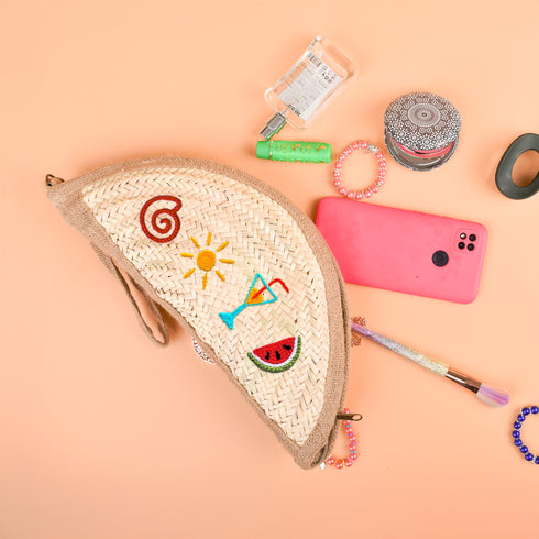 Moon Shape Straw Clutch Bag – Enchanting Bridal & Travel Companion 🌸