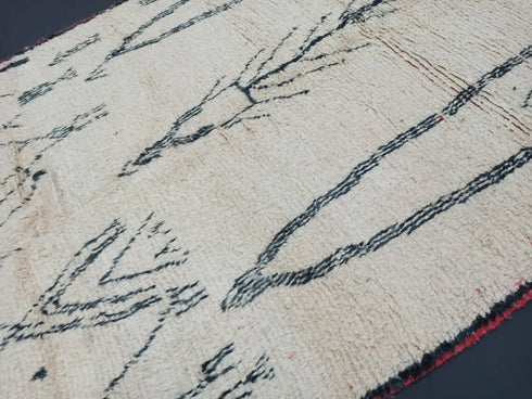 Handmade Creamy Abstract Moroccan Berber Rug for Living Room