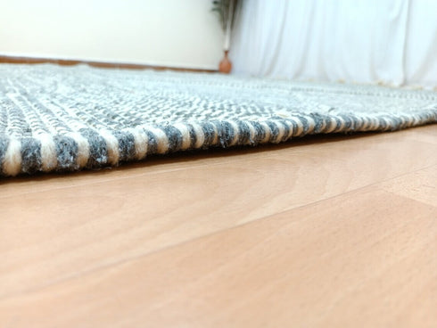 Handmade Moroccan Wool Kilim Rug – Berber Striped Flat Weave