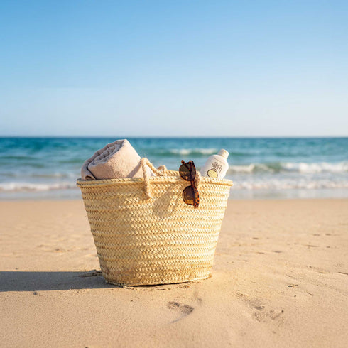 Moroccan Straw Basket with Short Hemp Handles – Woven Palm Leaf Summer Tote 🌿