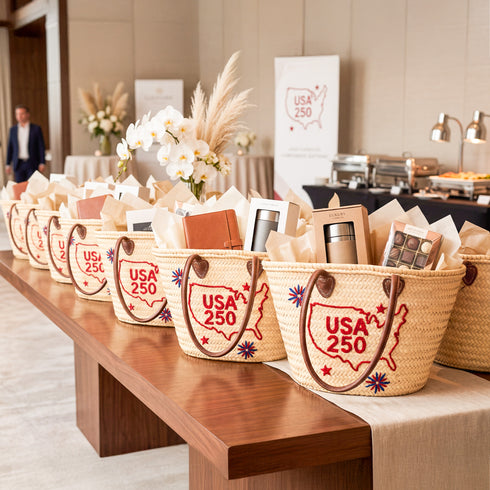 USA patriotic straw basket with red embroidered USA map and leather handles, handmade palm leaf beach tote bag for travel, summer events and 4th of July celebrations