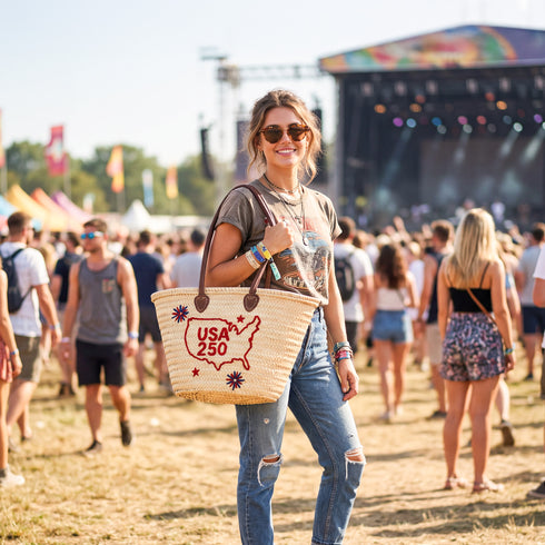 USA patriotic straw basket with red embroidered USA map and leather handles, handmade palm leaf beach tote bag for travel, summer events and 4th of July celebrations