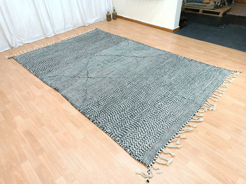 White & Black Moroccan Wool Rug – Handwoven Beni Ouarain Rug