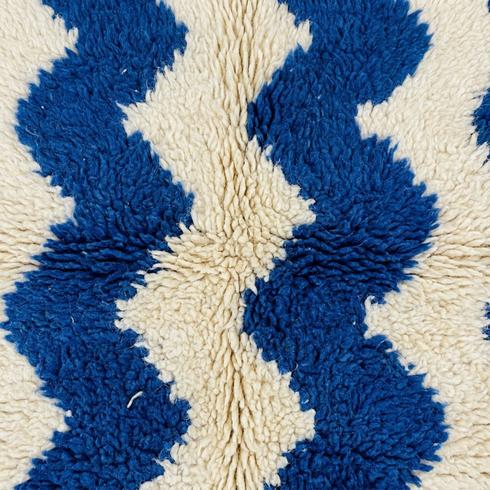 Modern Moroccan Wool Rug - High Pile Shaggy Texture - Vibrant Blue Geometric Wave Design