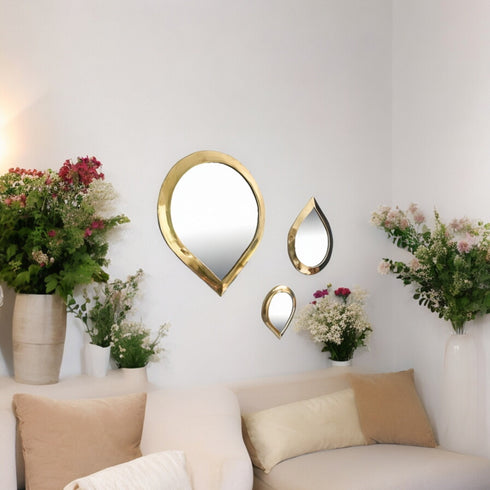 Elegant Brass Raindrop Wall Mirror: Unique Teardrop Design (MR 1012)
