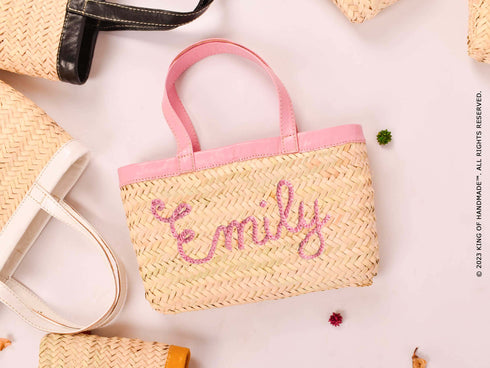 Straw Elegance: Perfect Bridal Gift Handbag!