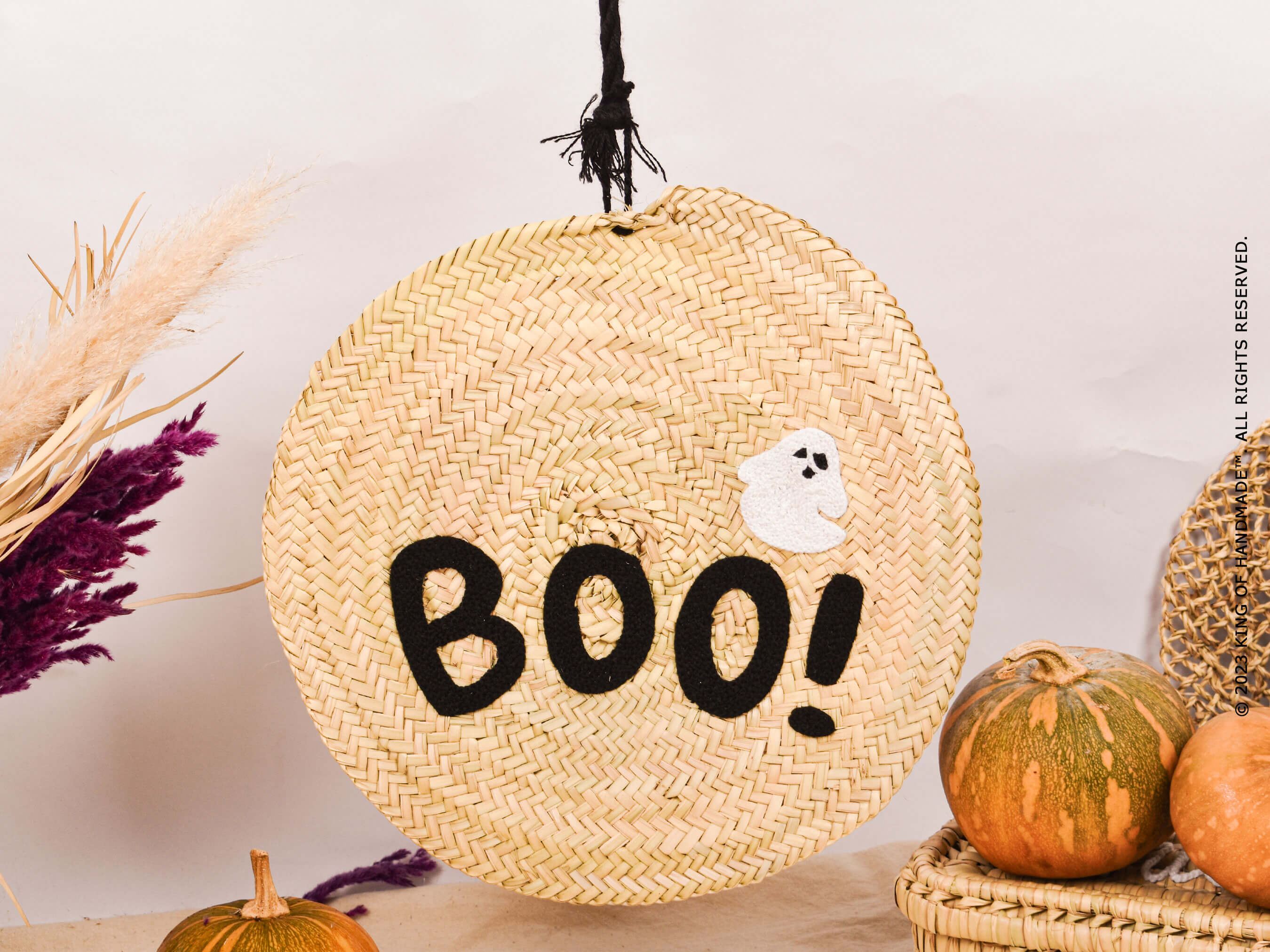 BOO! Halloween wall decoration