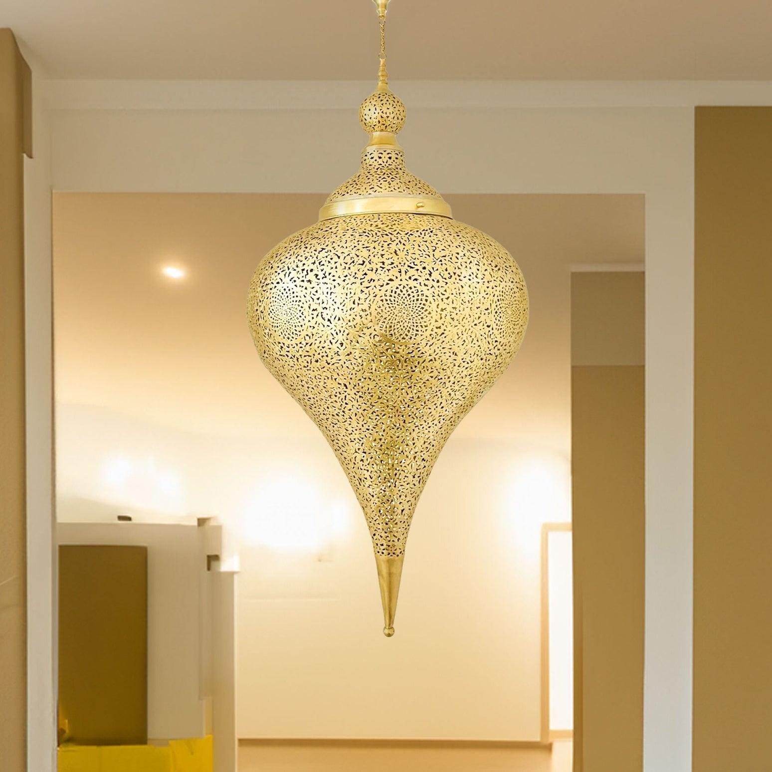 Fusion-style Moroccan lamp with modern geometric design